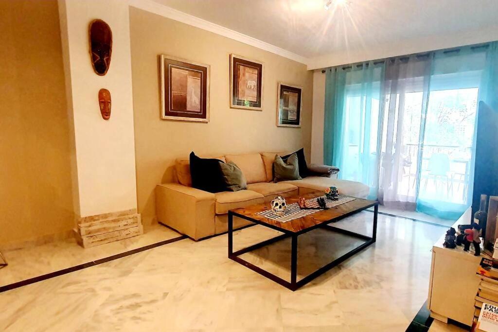 マルベーリャApartamento Deluxe Puerto Banusアパートメント エクステリア 写真