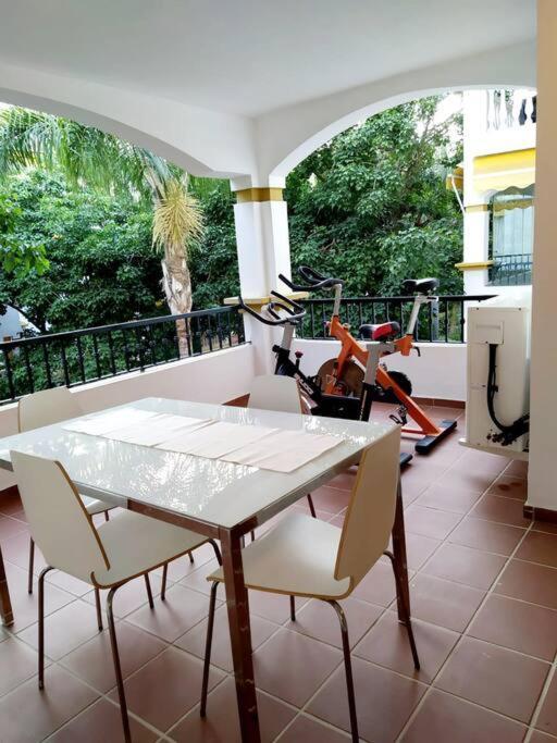 マルベーリャApartamento Deluxe Puerto Banusアパートメント エクステリア 写真